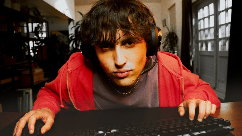 Pilih Senjatamu: Perbandingan Headset Gaming JBL Quantum