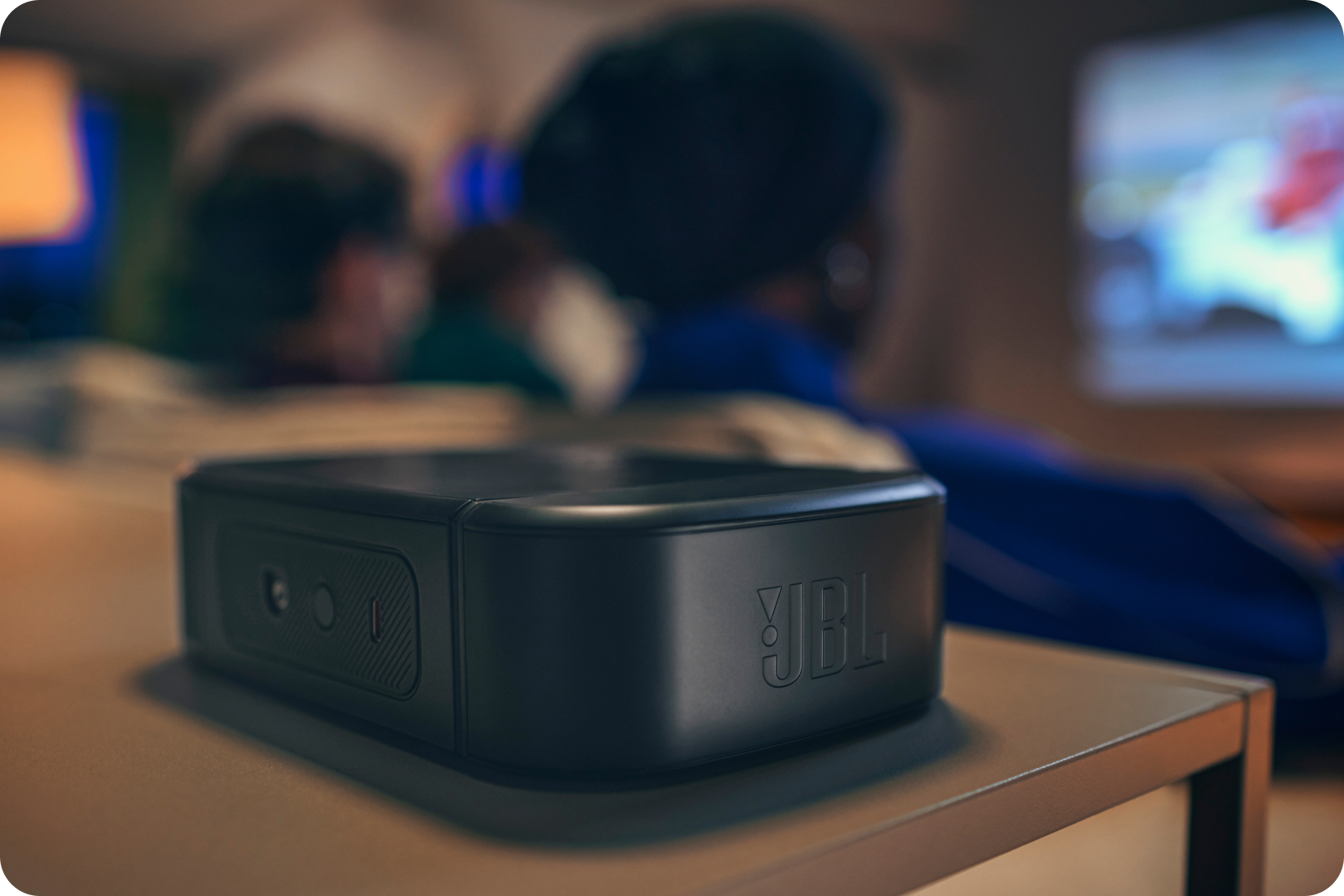 PREMIUM SOUND FROM ANY SPOT