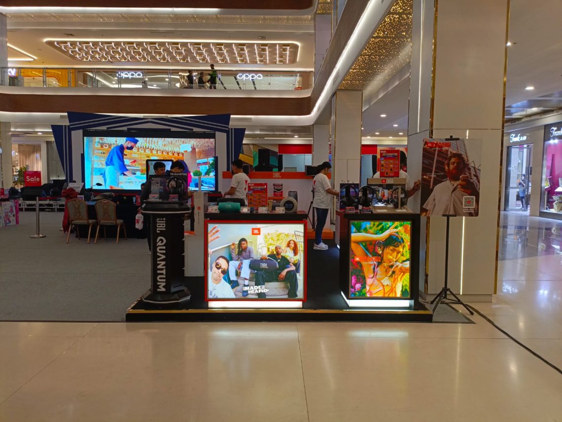 Pameran JBL di Palembang Indah Mal