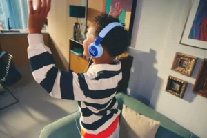 Cara Memilih Kids-Safe Headphone yang Tepat untuk Anak