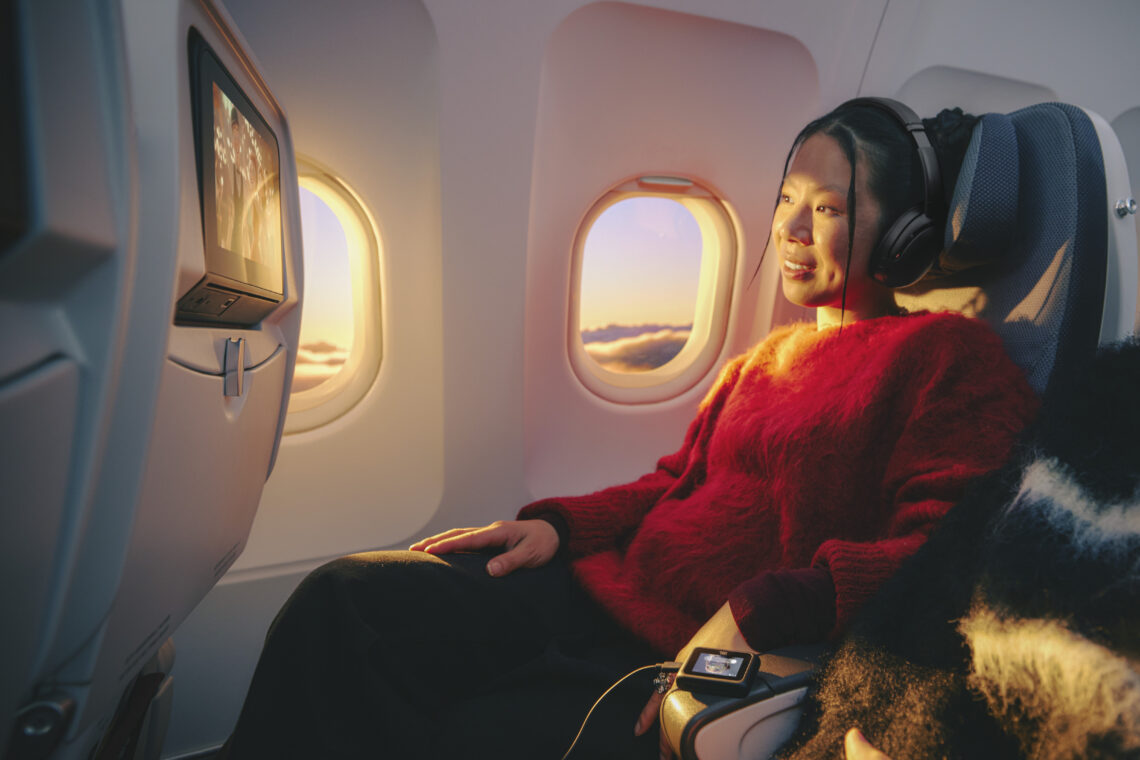 JBL Hadirkan Tour One M3 Smart Tx, Headphone Pintar Paling Lengkap dan Canggih Saat Ini