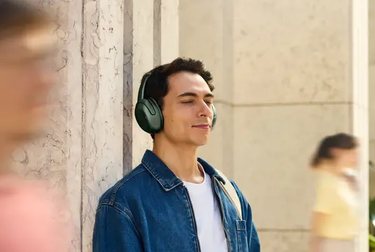 Sound Curve JBL Terbaru Tampil sebagai Bintang Utama dalam Sederet Pembaruan Besar Jajaran Headphone dan Earbud JBL Tour Series
